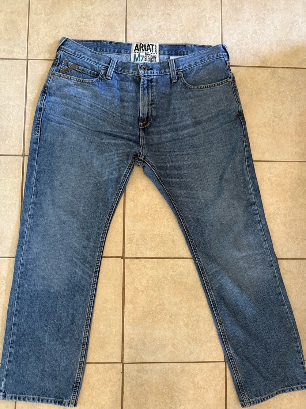 Ariat M7 Rocker Straight Denim Jeans Mens Size 40/32 Blue Wash Cotton Casual